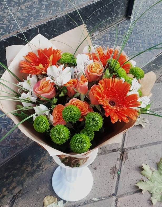 Букет цветов из: Герберы, Хризантемы, Альстромерии и Розы в Мундыбаш