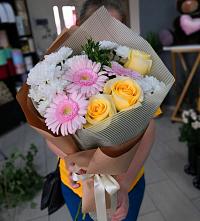 Букет цветов из:  Герберы, Розы и Хризантемы в Мундыбаш