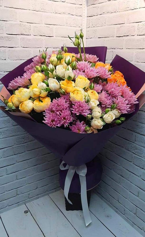 Букет цветов из: Хризантемы и Розы в Мундыбаш