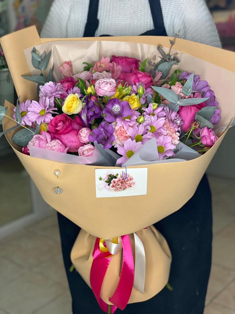 Букет цветов из: Хризантемы, Гвоздики и Альстромерии в Мундыбаш