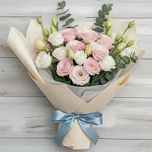 Букет цветов из:  Лизиантусы в Мундыбаш