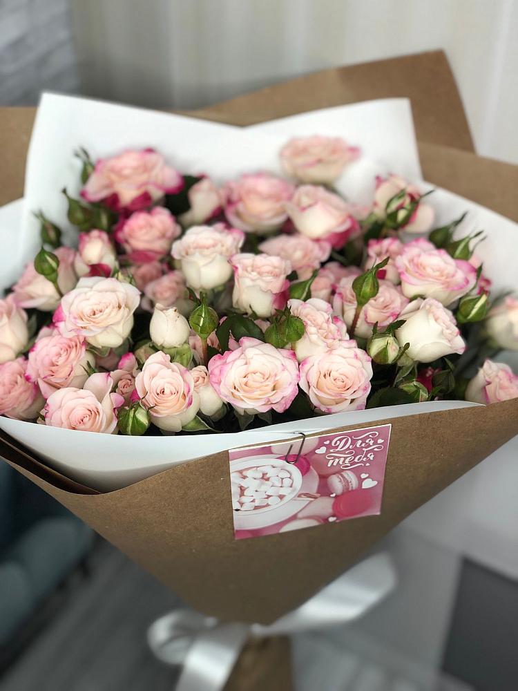 Букет цветов из: Розы в Мундыбаш