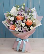Букет цветов из:  Лизиантусы, Розы, Альстромерии и Гипсофила в Мундыбаш