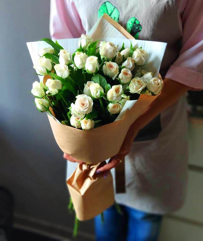 Букет цветов из: Розы в Мундыбаш