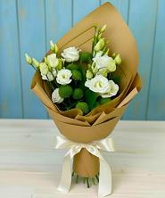 Букет цветов из:  Хризантемы и Лизиантусы в Мундыбаш