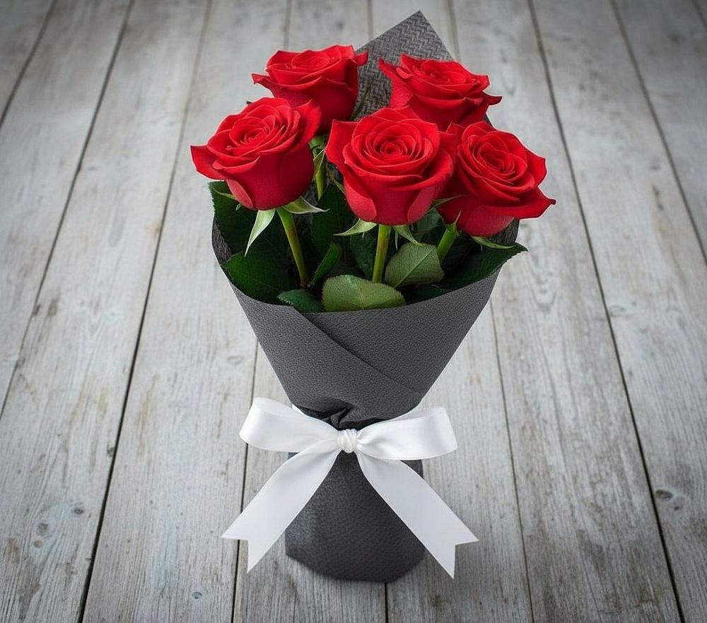 Букет 5 Красных роз Эдлесс Лав в Мундыбаш