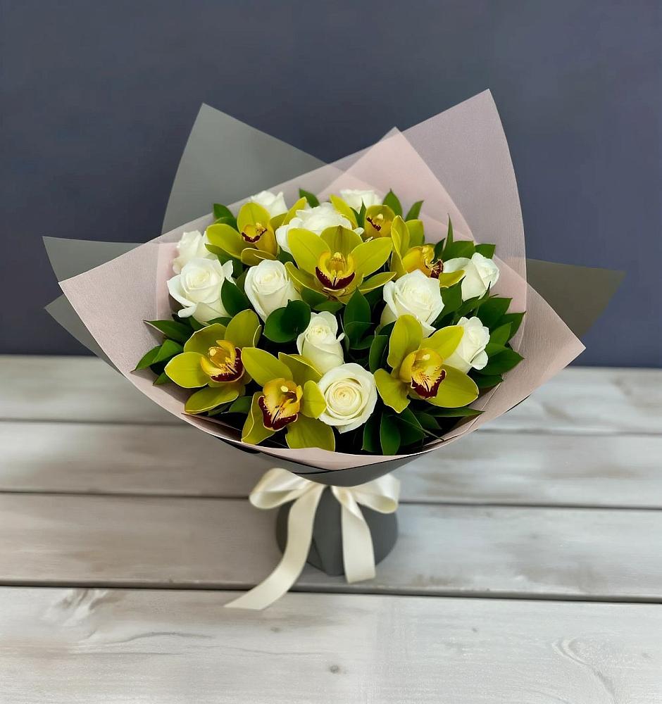 Букет цветов из: Орхидеи и Розы в Мундыбаш