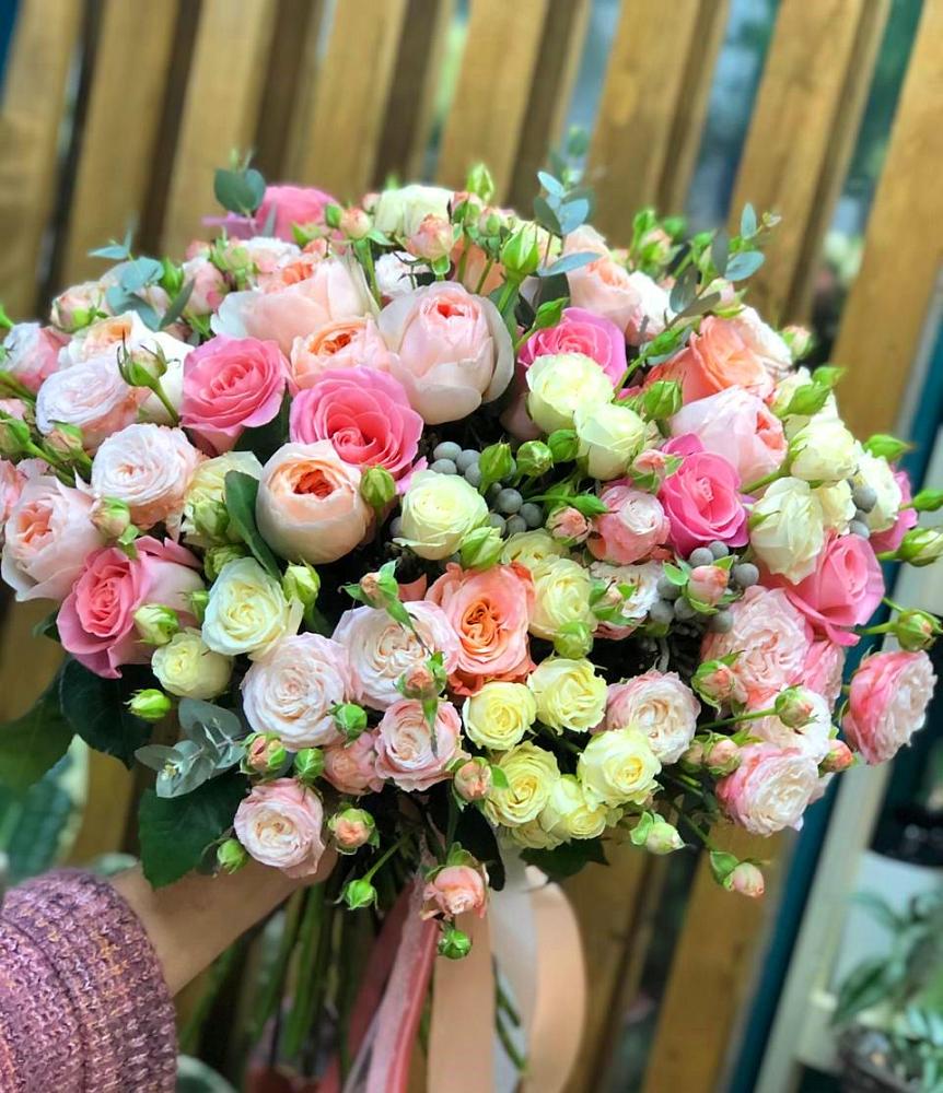 Букет цветов из: Розы в Мундыбаш