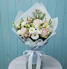 Букет цветов из:  Розы и Лизиантусы в Мундыбаш