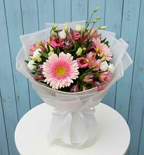 Букет цветов из:  Герберы, Альстромерии и Лизиантусы в Мундыбаш