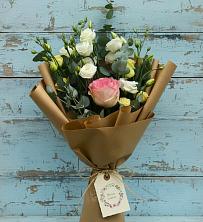 Букет цветов из:  Розы и Лизиантусы в Мундыбаш