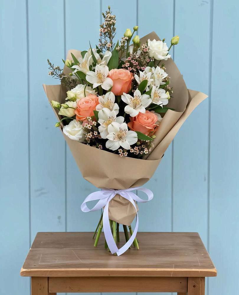 Букет цветов из: Альстромерии, Лизиантусы, Розы и Хризантемы в Мундыбаш